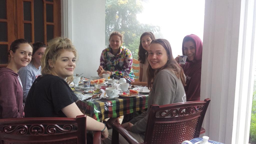 אלה Blue Ribbon Homestay מראה חיצוני תמונה