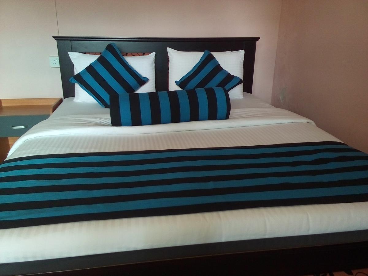 אלה Blue Ribbon Homestay מראה חיצוני תמונה